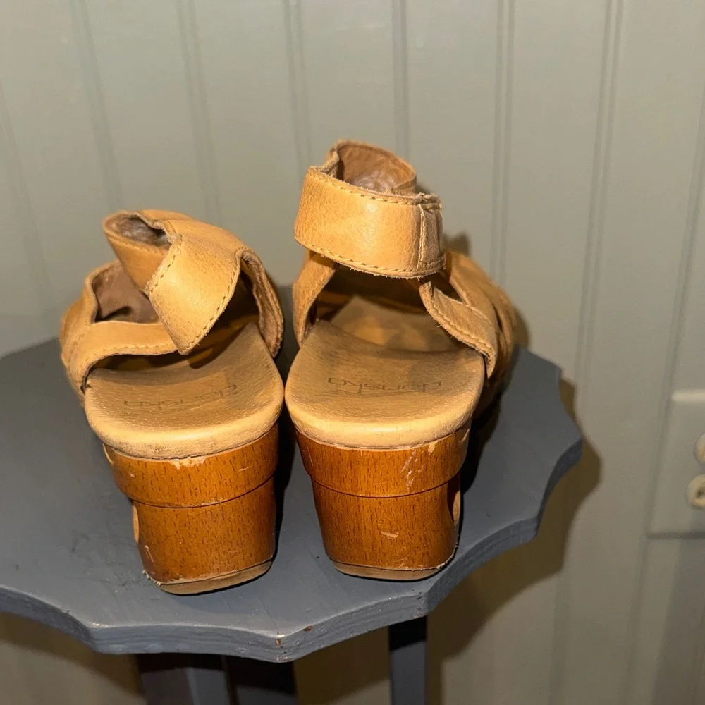 Dansko Tricia Lagoon Milled Burnished‎ Leather Wedge Sandals size 37